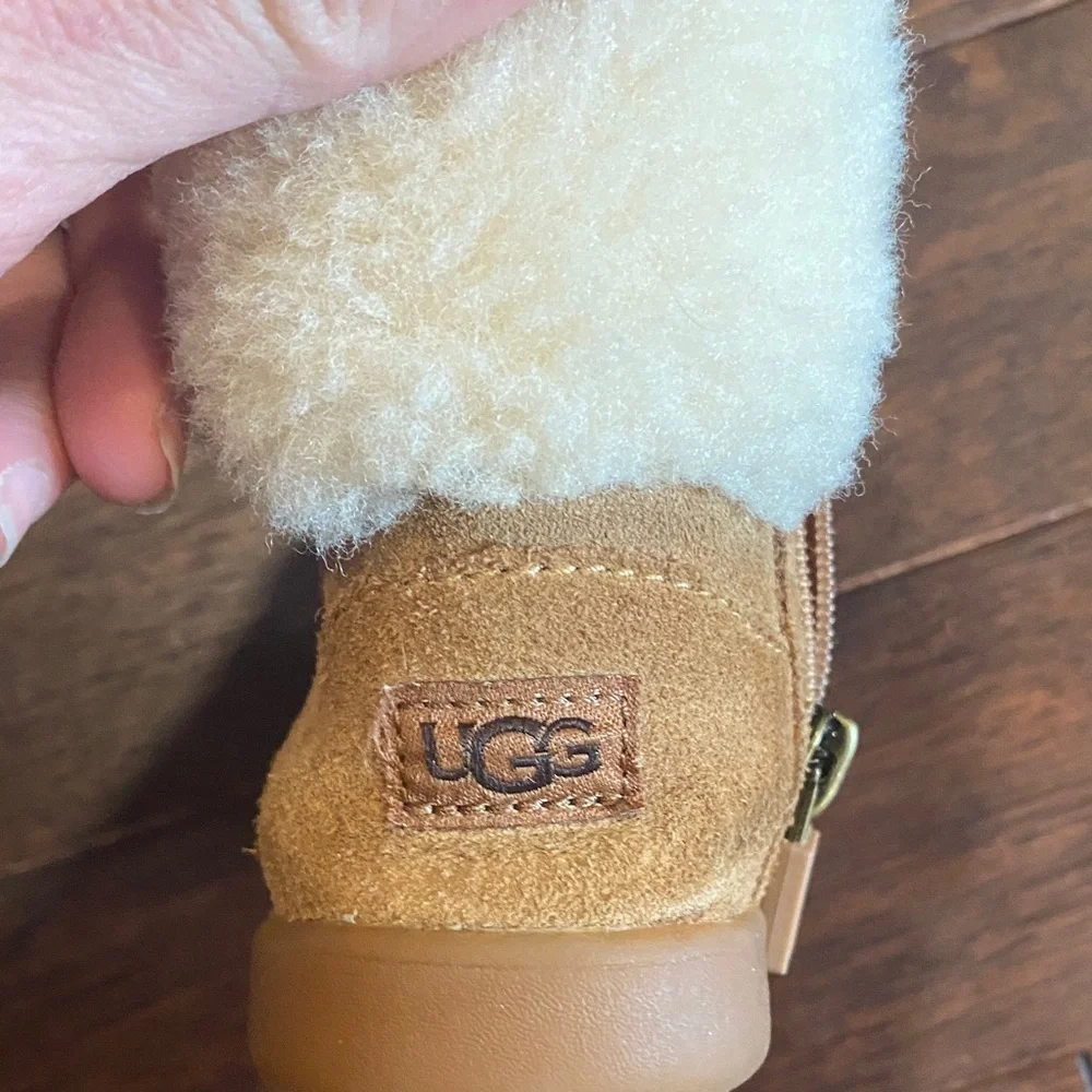 UGG Kids Boots in Tan and Cream